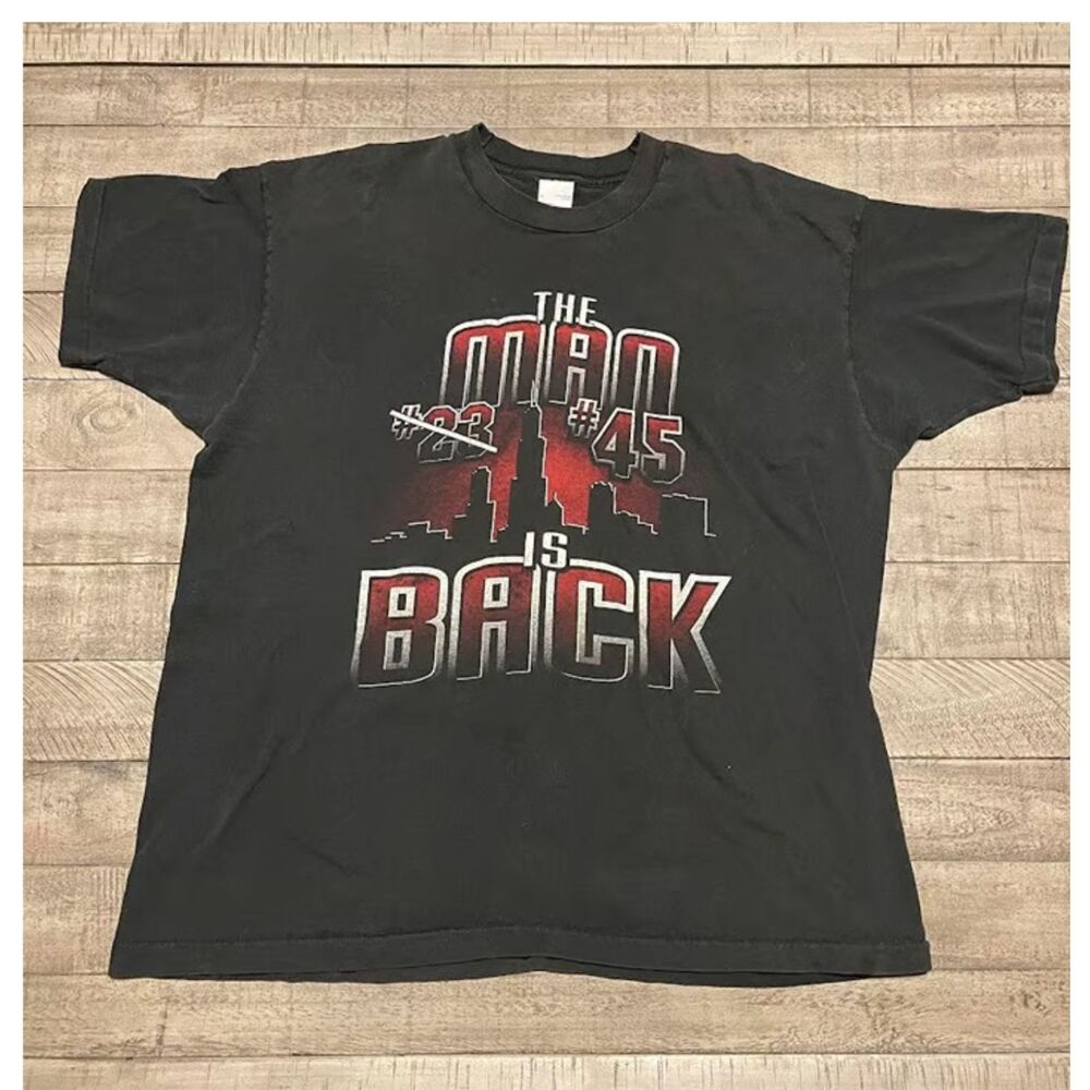 Vintage Single Stitch The Man Is Back Michael Jordan Shirt Sz XL #23 #45 Bulls